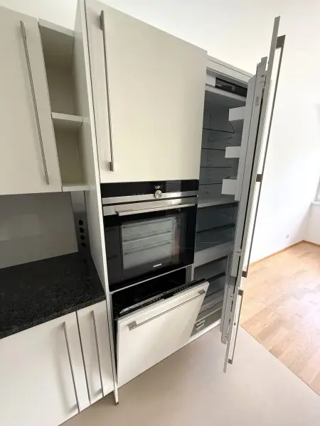 Wohnen in Hietzing + Balkon ca. 11 m² + Markenküche im Wert von ca. € 22.000 + 1 Garagenplatz im Eigentum