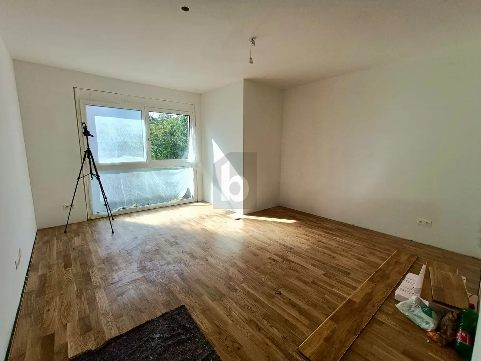 HOCHWERTIGER NEUBAU MIT GARTEN, ZWEI TERRASSEN & PANORAMABLICK RICHTUNG KAHLENBERG