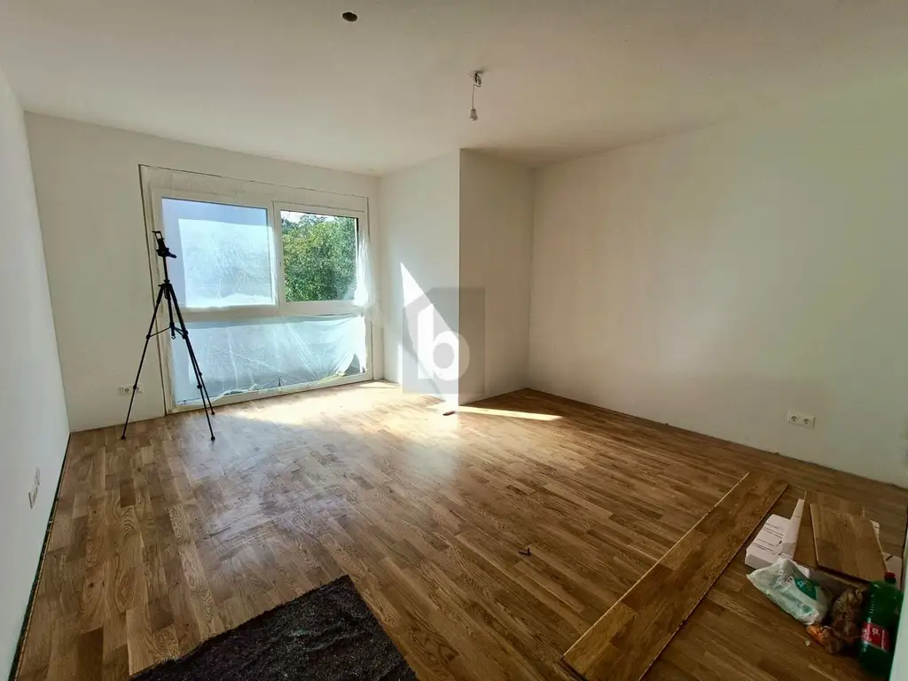 HOCHWERTIGER NEUBAU MIT GARTEN, ZWEI TERRASSEN & PANORAMABLICK RICHTUNG KAHLENBERG
