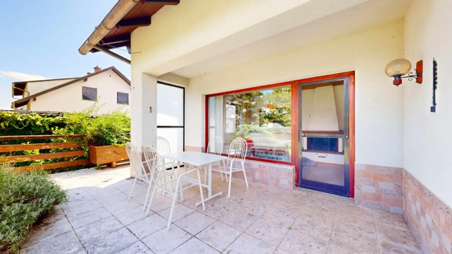 Bemerkenswertes Einfamilienhaus mit viel Entwicklungsmöglichkeit | Pool | Sauna | großer Garten