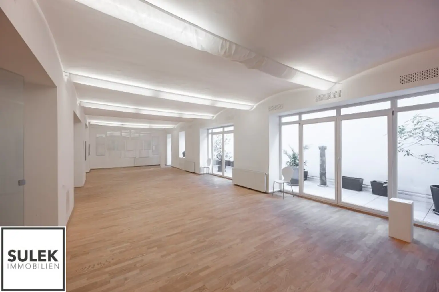 ** ab sofort: ein rd. 260 m² großes Geschäftslokal mit perfektem Grundriss**  Nähe Lerchenfelder Gürtel / Brunnengasse**