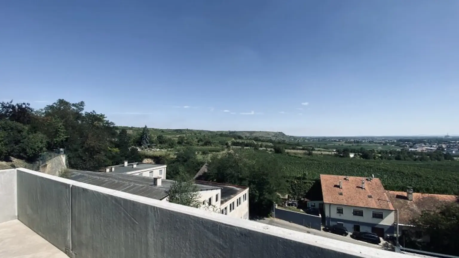 Neubau Erstbezug Moderne Zwei Zimmer Wohnung mit fabelhafter Aussicht