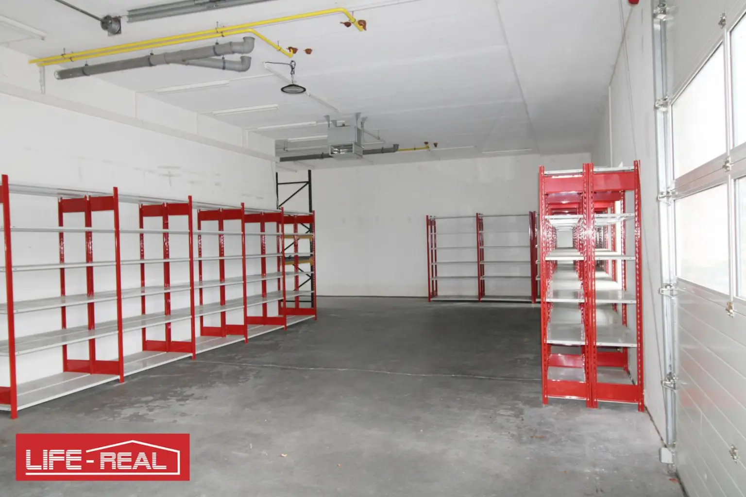 Vielseitig nutzbare Lagerhalle mit Büro im Gewerbegebiet Gramastetten