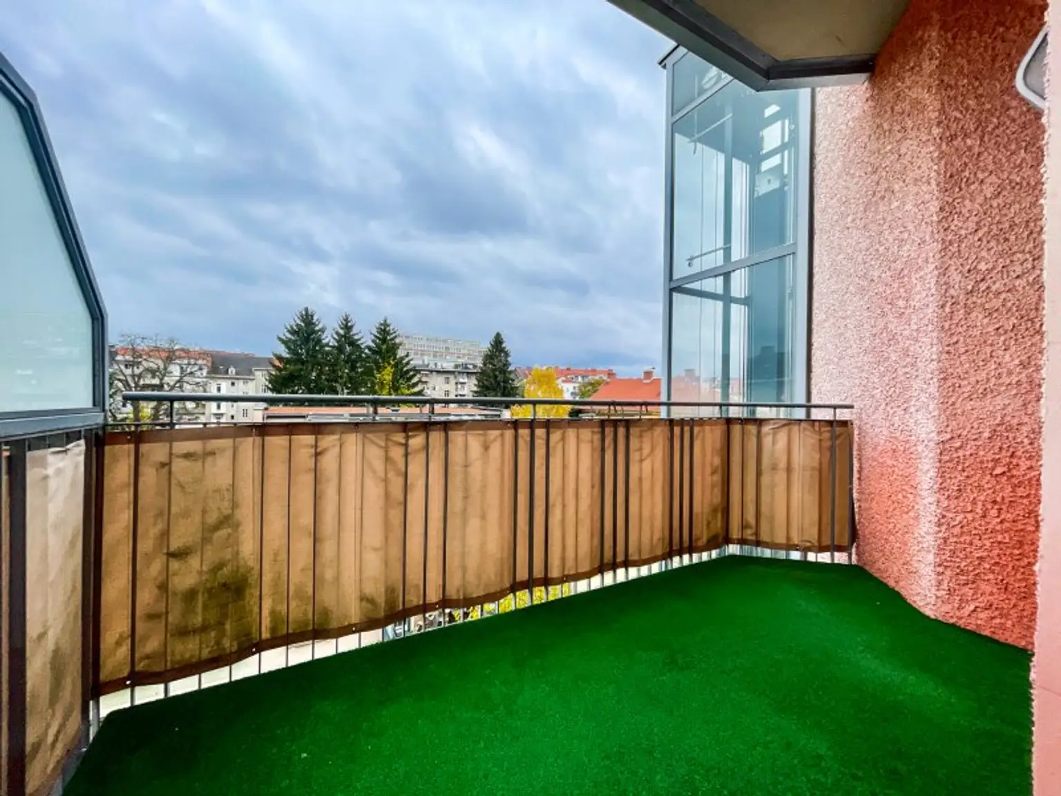 AB 01.01.2026 VERFÜGBAR I INNENHOFRUHELAGE I OPTIMALE VERKEHRSANBINDUNG I ZENTRAL & RUHIG I BALKON I HAUSTIERE WILLKOMMEN I PROJEKT WOHNEN