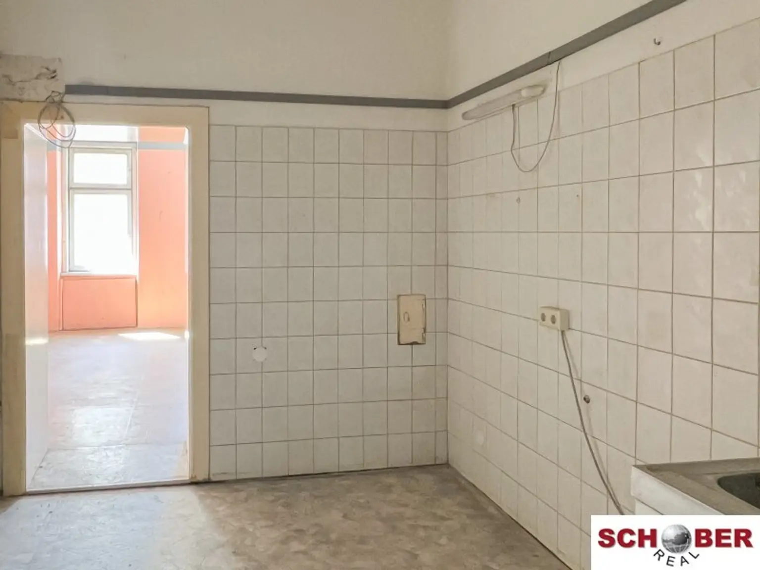 Sanierungsbedürftige Altbauwohnung