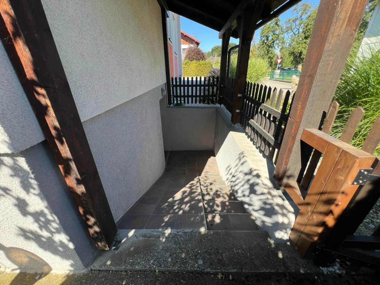 OPEN HOUSE! Großzügiges leistbares Wohnhaus mit 3 getrennte Wohneinheiten, Traumgarten, Doppelgarage und vielen Parkplätzen Tuffeltsham in Redlham