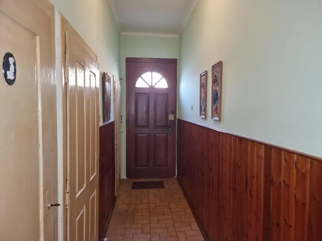 "Endstation Haus Desire"