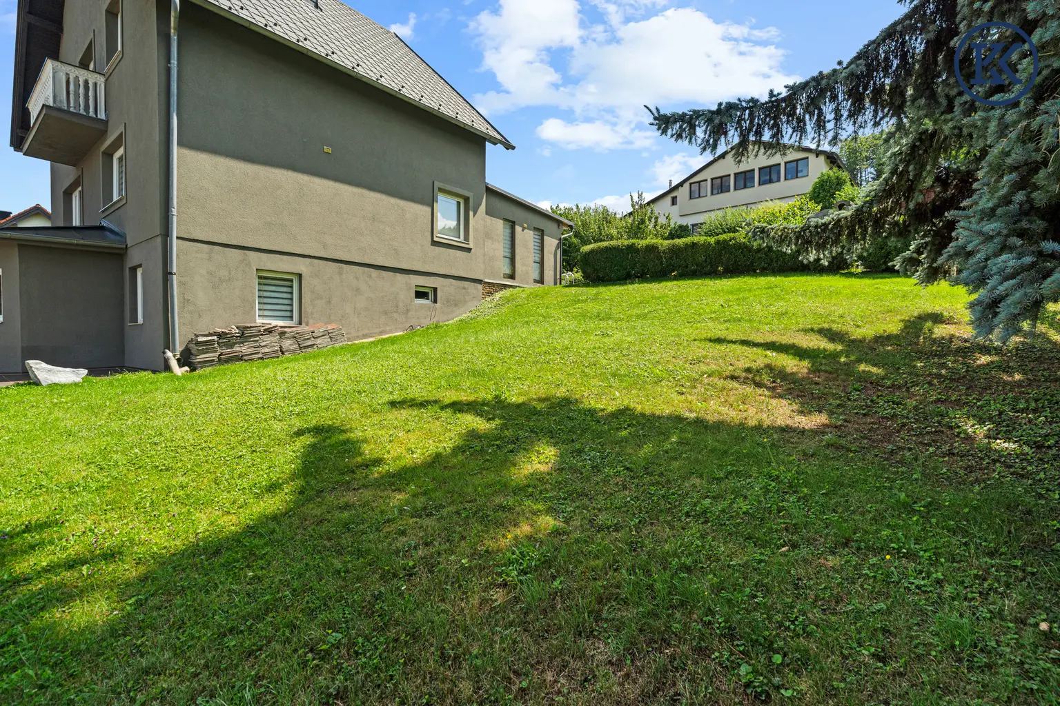 Vielseitiges Wohnhaus mit Garten, Pool & Ausblick – Ruhelage in Eichgraben
