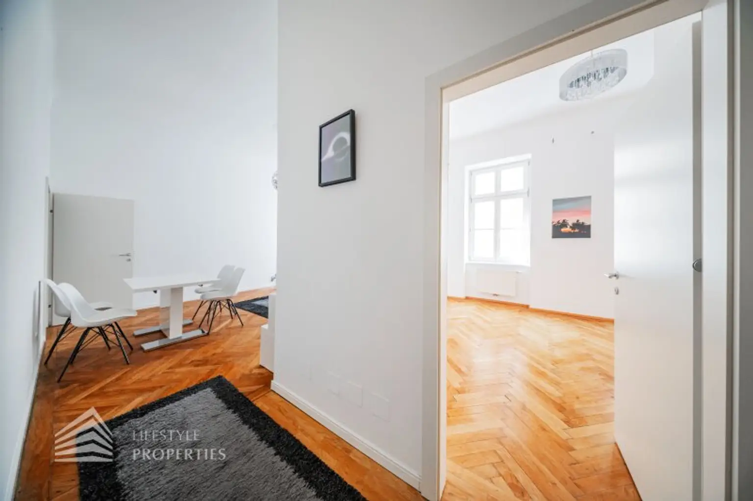 Helle 2-Zimmer Wohnung, Nähe Landstraße Hauptstraße