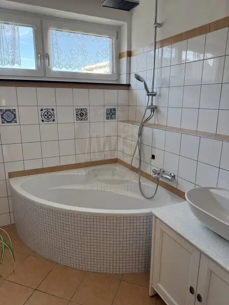 Großes Wohnhaus in Wels!     Besichtigungstermin SA 22.11. 10-12 Uhr!