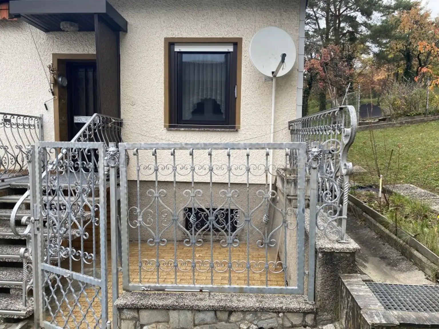 Gepflegtes Miethaus in ruhiger Aussichtslage