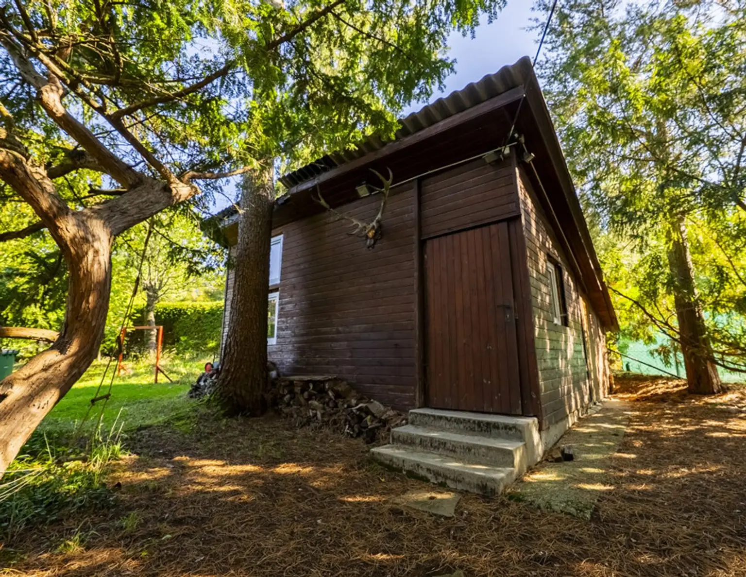 Exklusives Baugrundstück mit Knusperhäuschen in absoluter Ruhelage