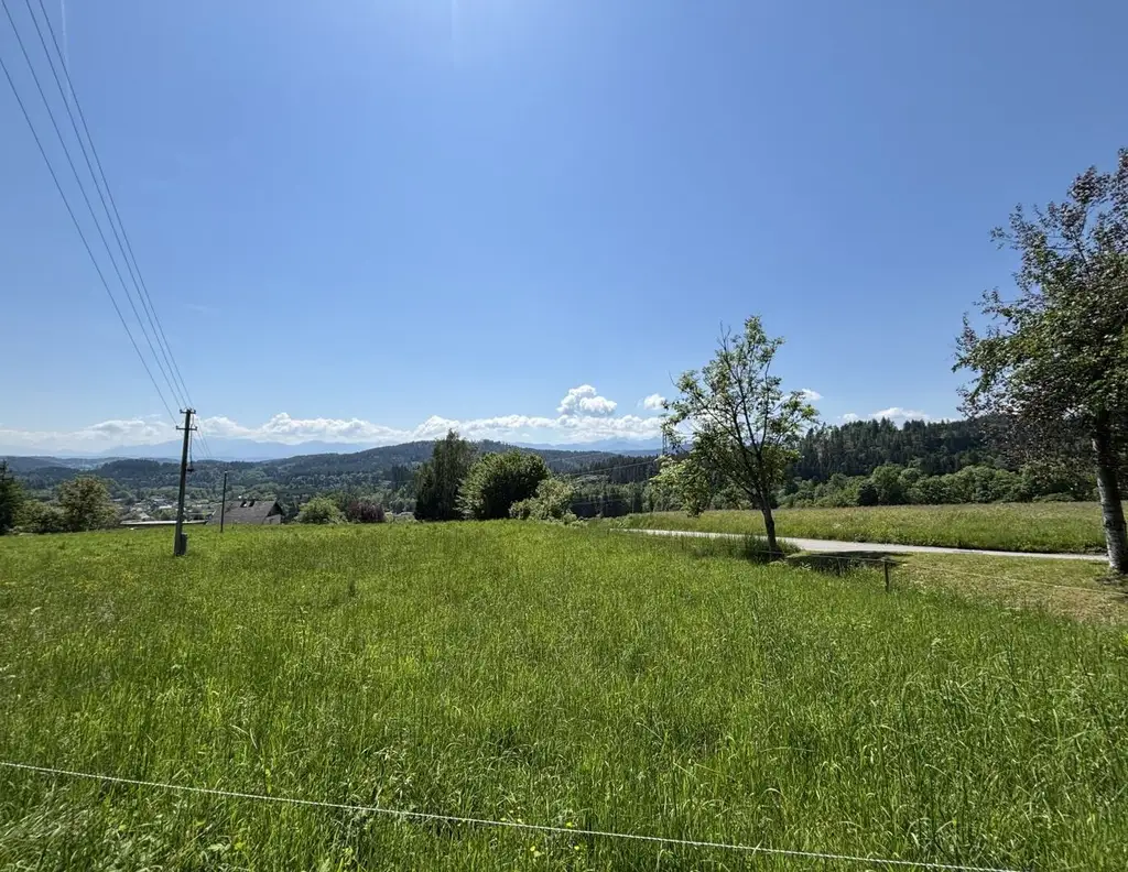 Traumhaftes Grundstück mit Blick in die Karawanken