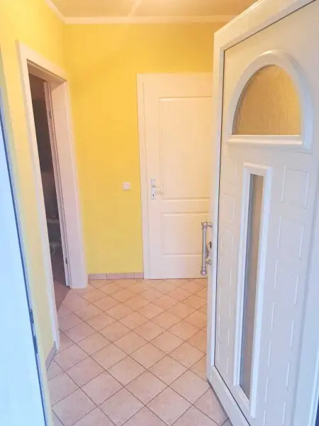 Wohnen auf einer Ebene: Gepflegtes Haus mit Garten und Doppelgarage in Unterwart