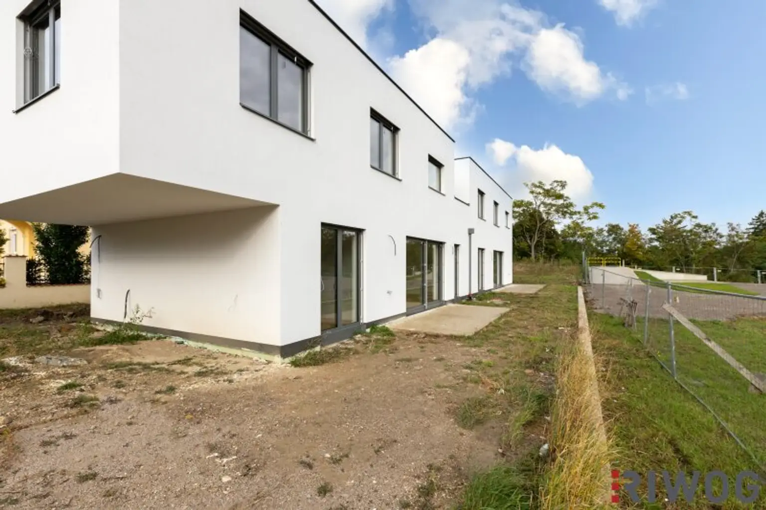 ERSTBEZUG | 5 Zimmer | Exklusive Doppelhaushälfte  | ca. 104 m² Garten | Luftwärmepumpe | KFZ-Stellplatz | 5 Minuten ins Zentrum Perchtoldsdorf