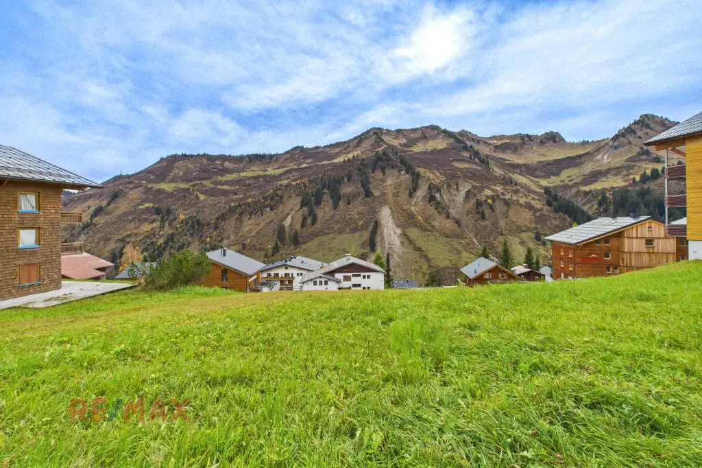 1.792 m² Baugrundstück mit Freizeitparadies direkt vor der Tür