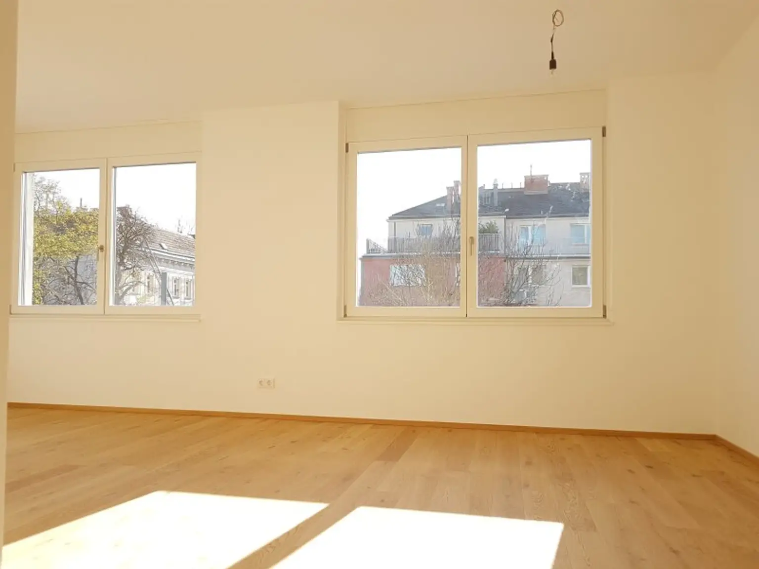 Sonnige 2-Zimmer-Wohnung - Klimaanlage - Sehr guter, gepflegter Zustand - Ausgezeichnetes Raumkonzept