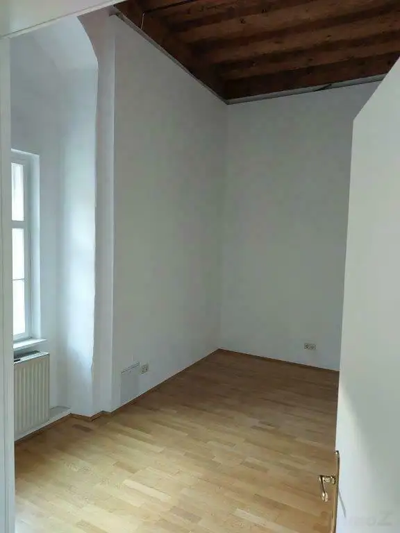Provisionsfrei: günstige 3-Zimmer-Altbauwohnung in der Innenstadt zwischen Glockenspielplatz und Dom