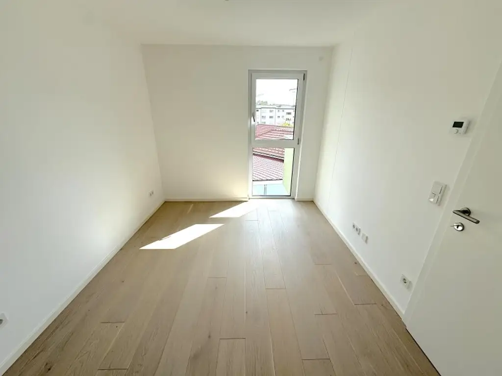 EIGENGRUND NÄHE ALTE DONAU – FREIFLÄCHEN - LUFTWÄRMEPUMPE – KELLER – GARAGE – U-BAHN!