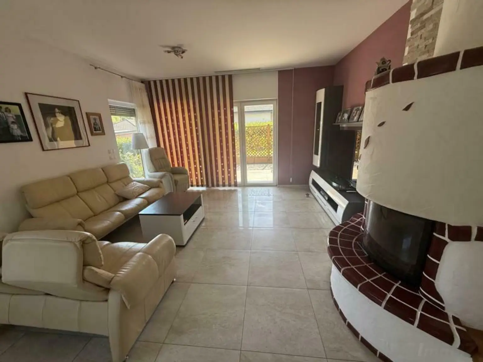*** Eleganter und stilvoller Bungalow in begehrter Siedlungslage *** unmittelbare Nähe zur Stadt Feldbach ***