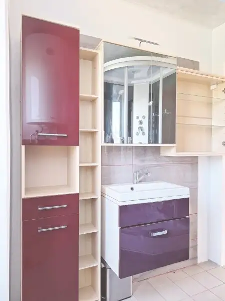 Sanierte  4 Zimmer Wohnung im Haus mit einem großen Garten