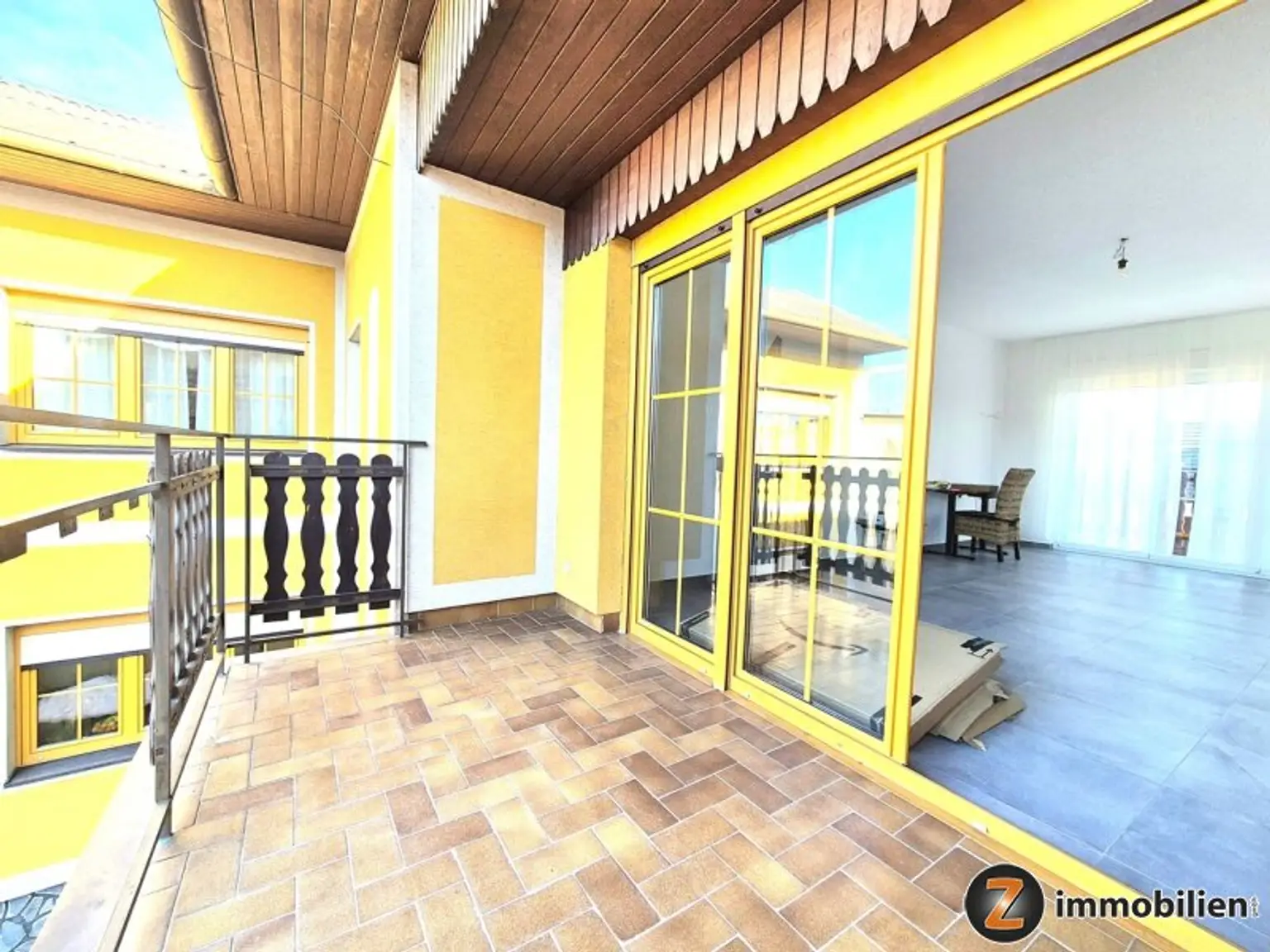 Balkon mit Blick auf den Innenhof Top 2