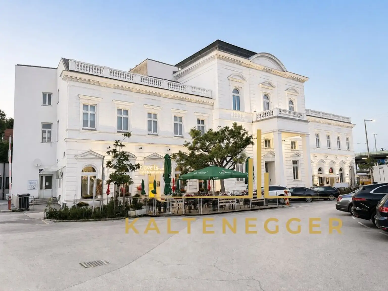 Blick auf Haus vom Nussdorfer Platz her