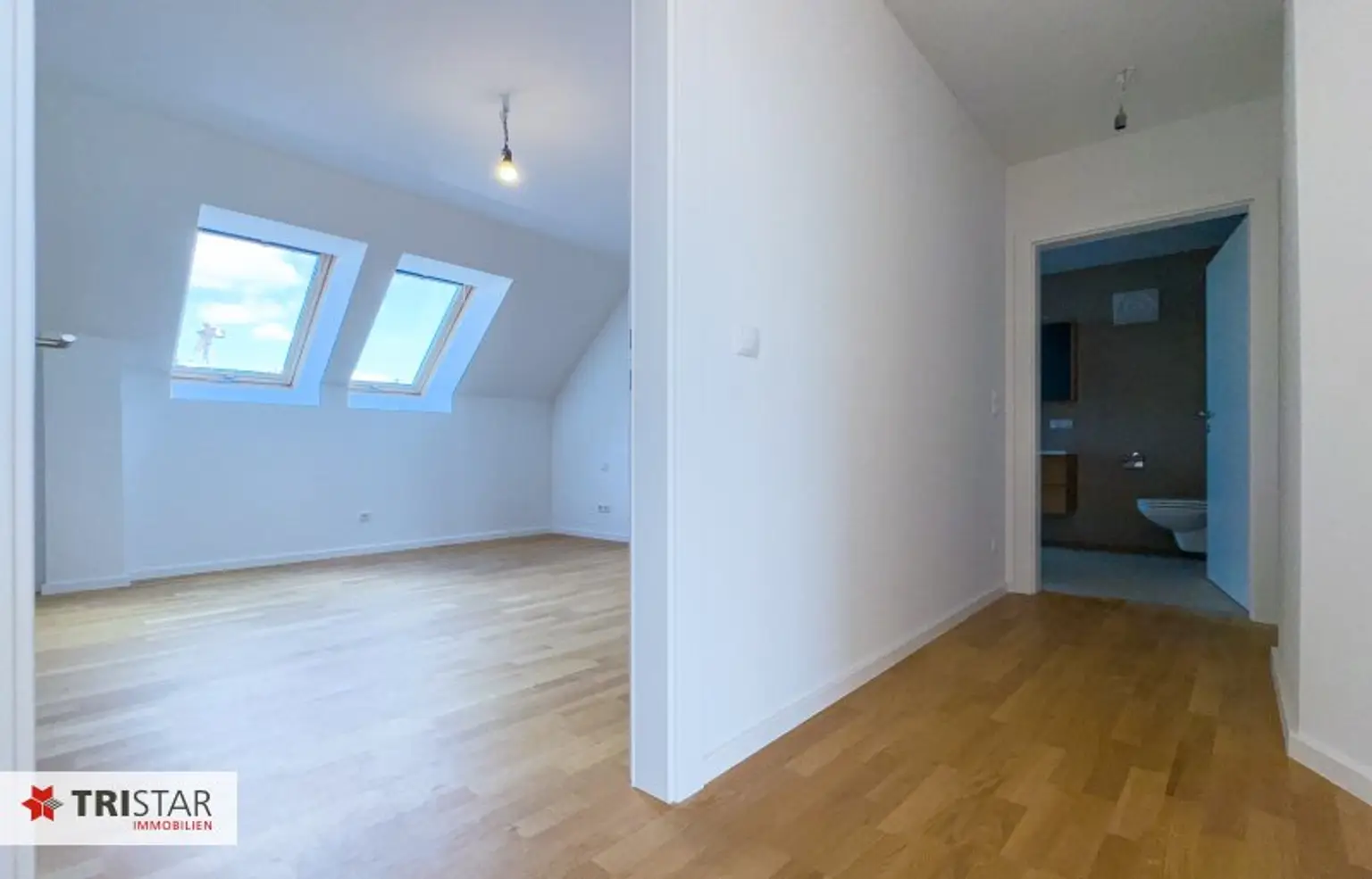 Nähe AKH · Dachgeschosswohnung · zwei Etagen · drei Außenflächen · Küchenanschlüsse auf beiden Ebenen · verführerischer Preis!!