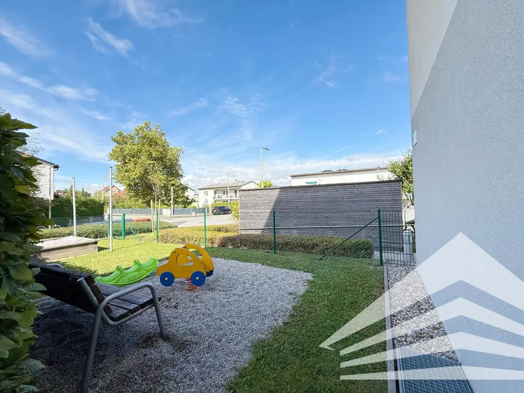 Moderne 3 Zimmerwohnung mit 177 m² Eigengarten in Linz/Pichling!