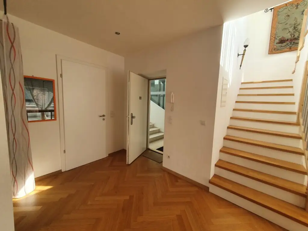 DACHTERRASSENMIETE, Nähe Börse / Rudolfsplatz - teilmöbliert