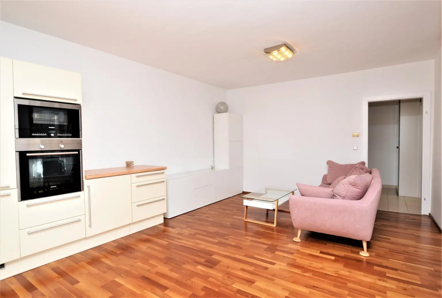 Moderner Wohntraum mit Loggia, Balkon und KFZ-Abstellplatz
