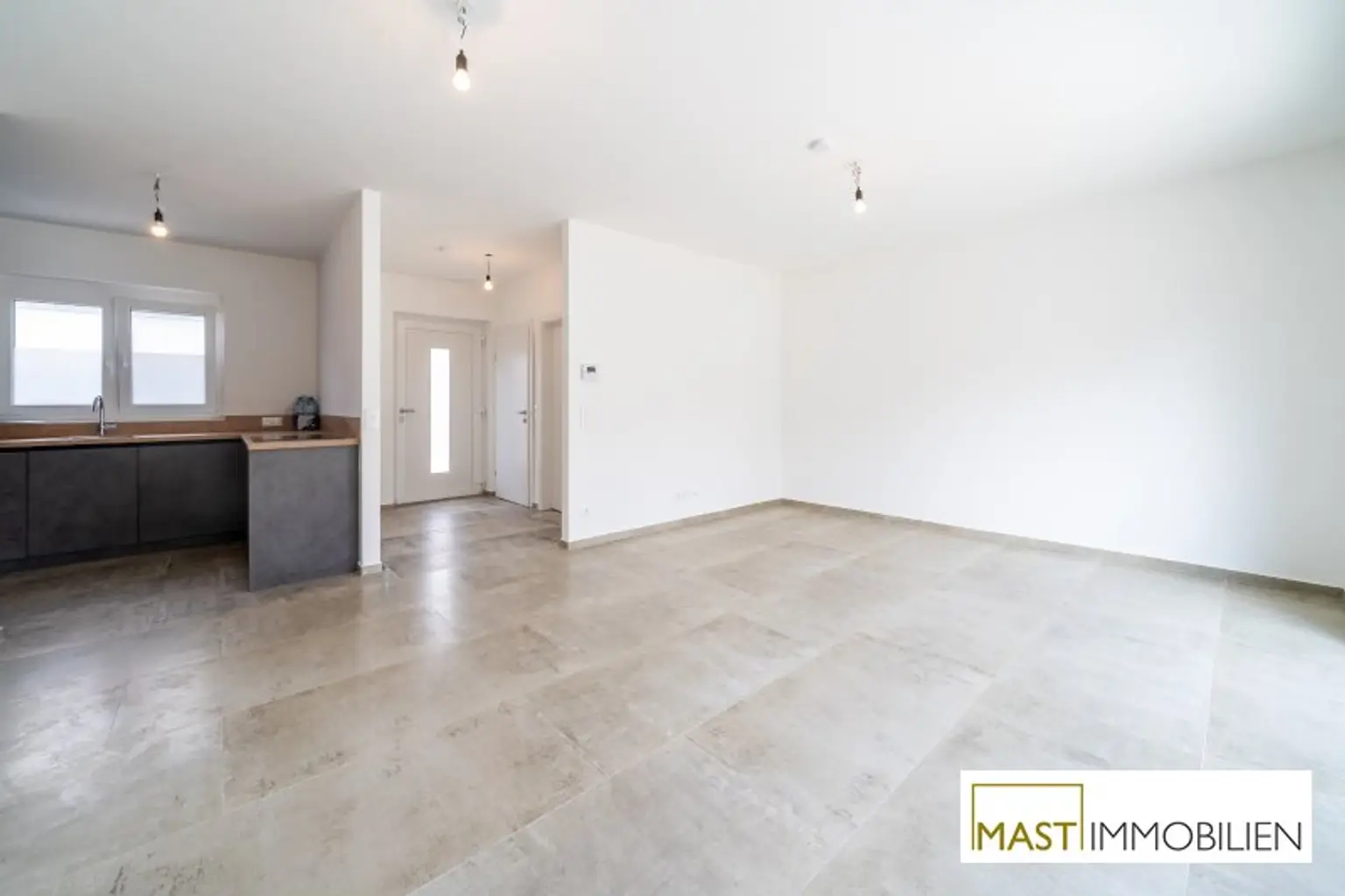 *NEU* - ab Oktober - 4 Zimmer Reihenhaus in Bahnhofsnähe