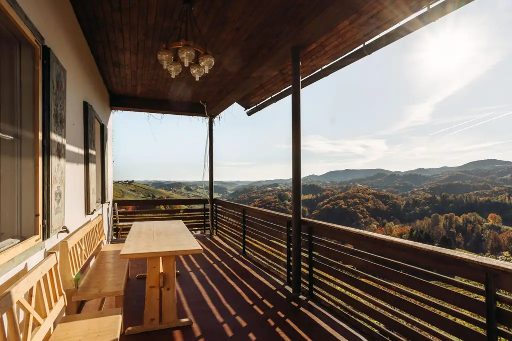 Buschenschank/Heuriger Eory zum Traubenkogel zu verkaufen!