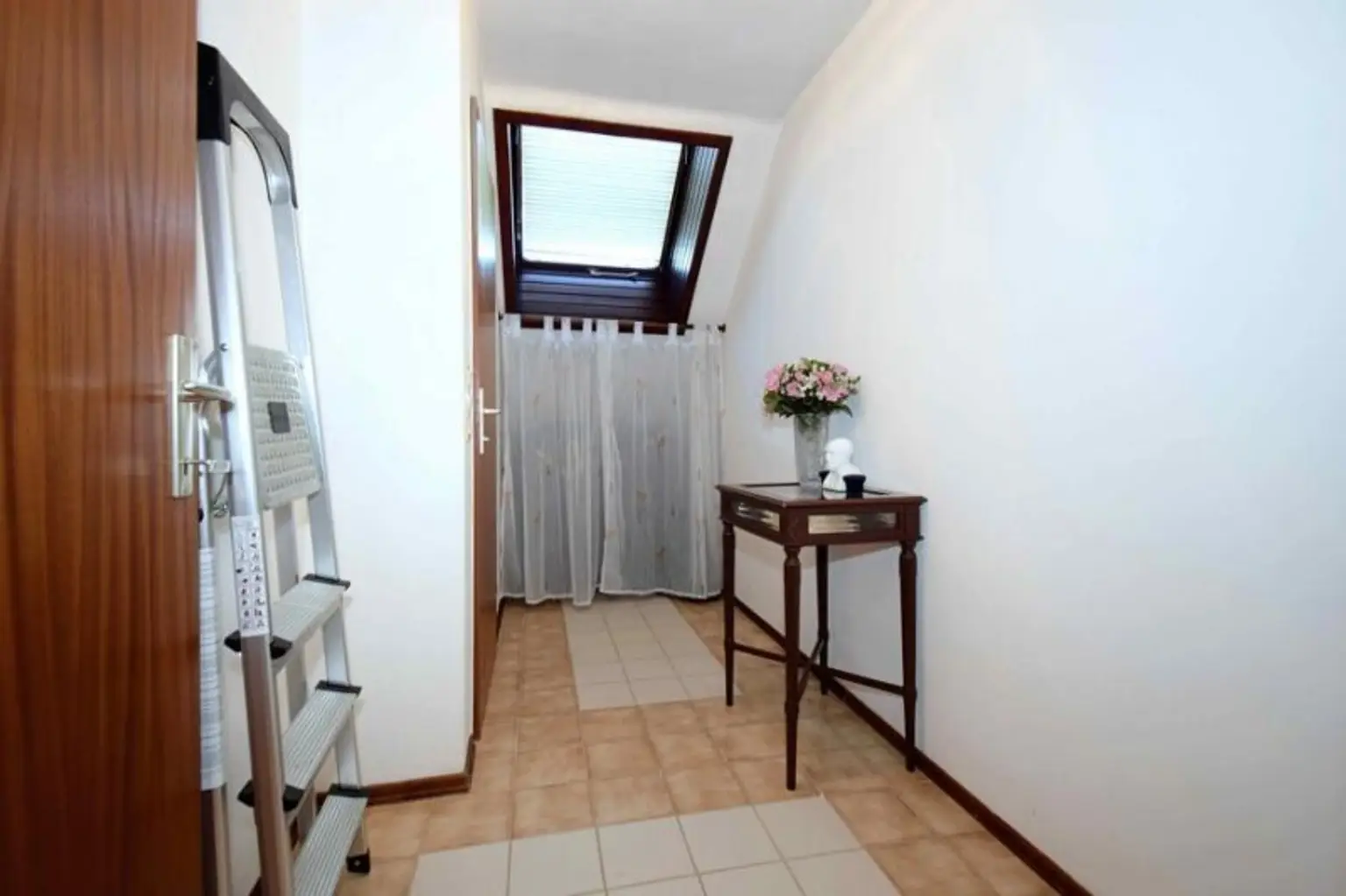 Exklusives Traum-Anwesen mit Naturteich und Gästehaus
