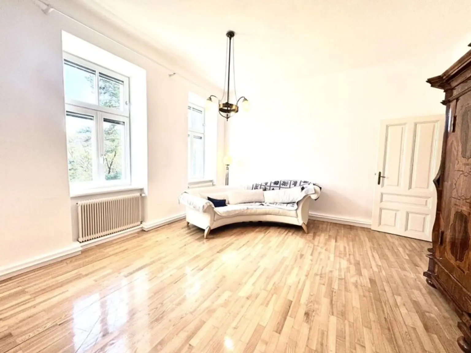 Beletage in Waldrandlage, große Terrasse, Gartennutzung, Carport, energieeffizient, Grünblick