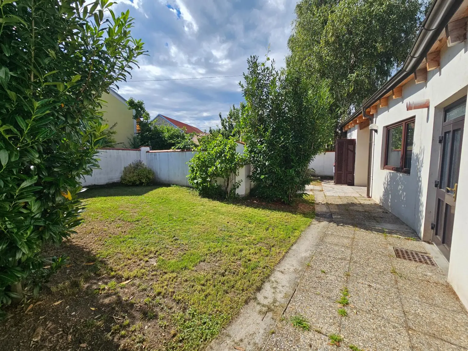 Haus mit Geschäftslokal