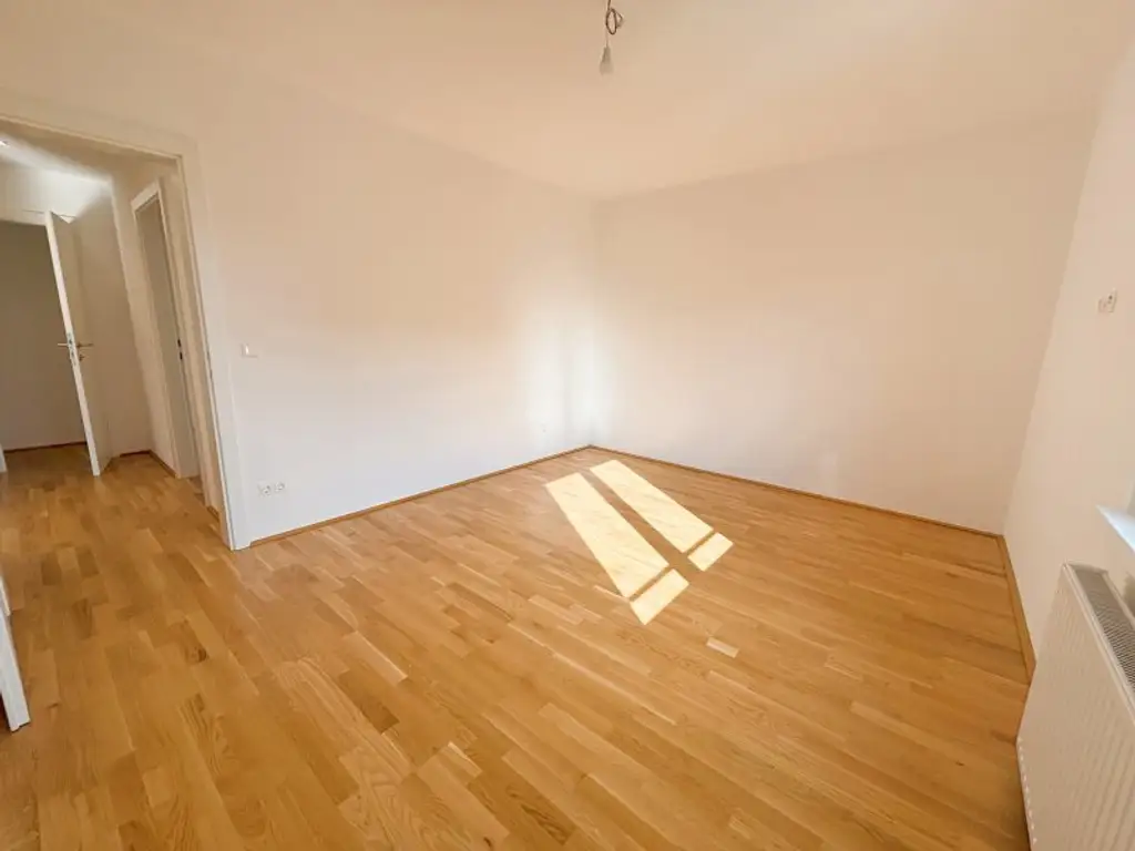 Helle 3-Raum-Wohnung mit offener Wohnküche und Balkon - Erstbezug nach Sanierung!
