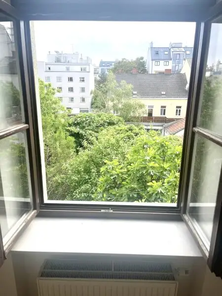 Nähe Alte Donau! 4-Zimmerwohnung mit Potenzial –  (Loggia 17 m2 eingereicht, WG tauglich!)