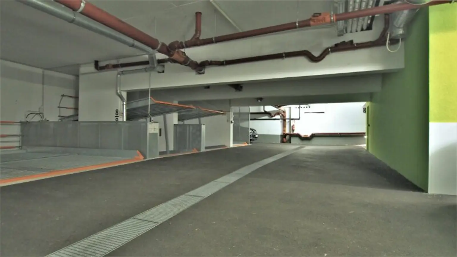 Moderner Stapelparkplatz in der Gersthoferstraße!