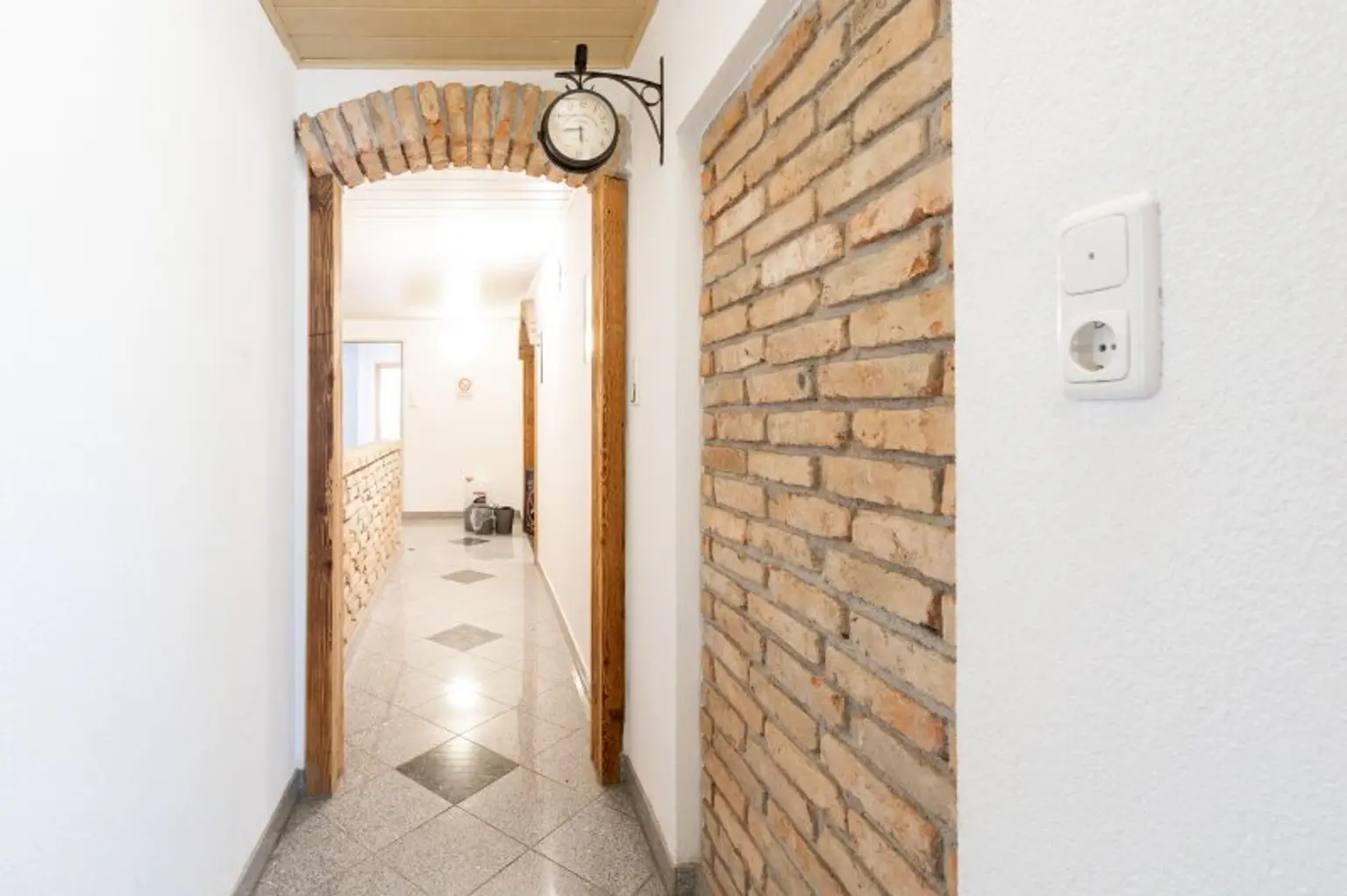 Neuhofen an der Krems, Haus mit Kleinwohnungen und Zimmer zu kaufen! PROVISIONSFREI