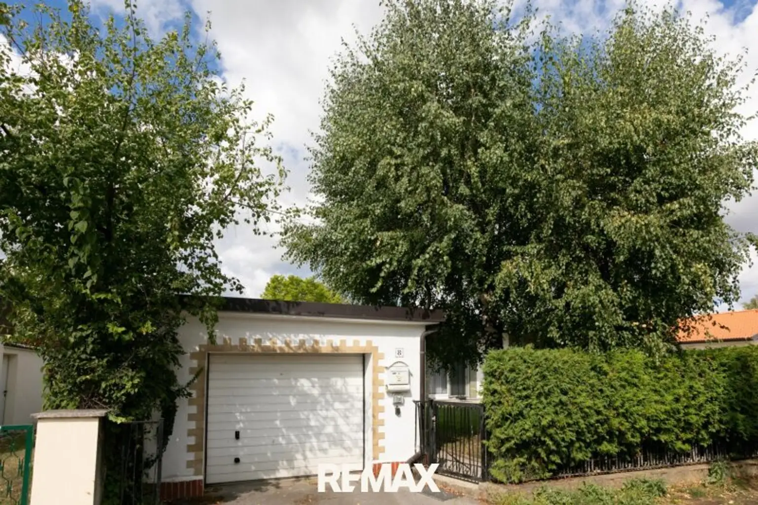 15 Garage - Ansicht Straße