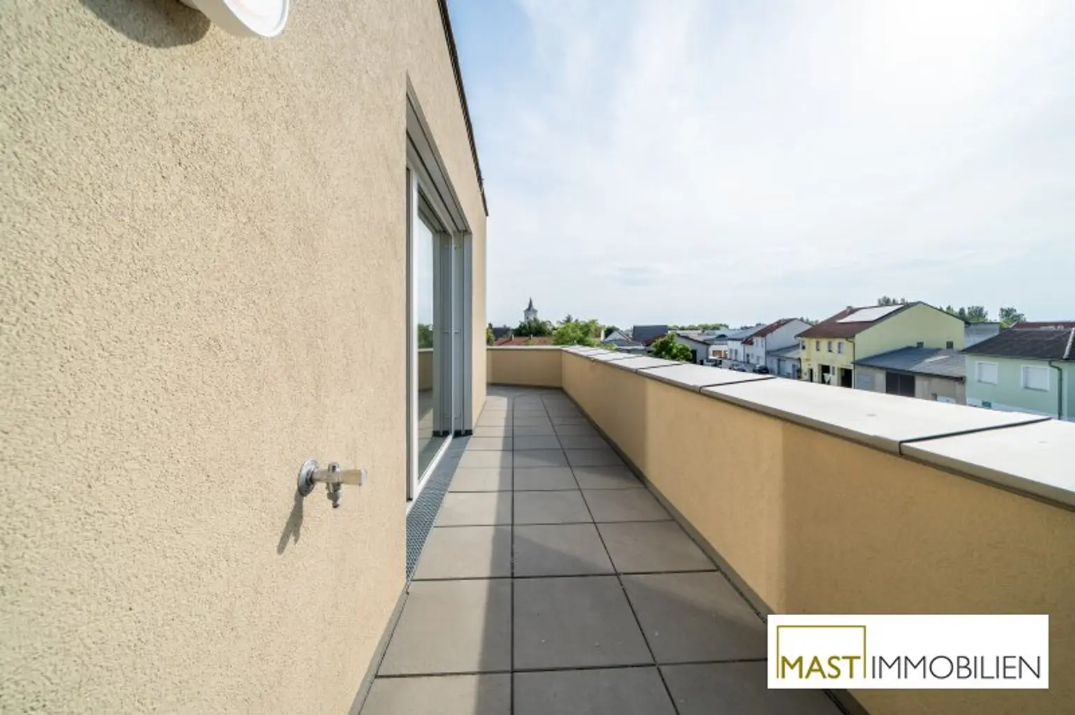 *Sommer 2025* Einzigartige 3-Zimmer Dachgeschosswohnung mit unglaublicher Terrasse - Provisionsfrei!