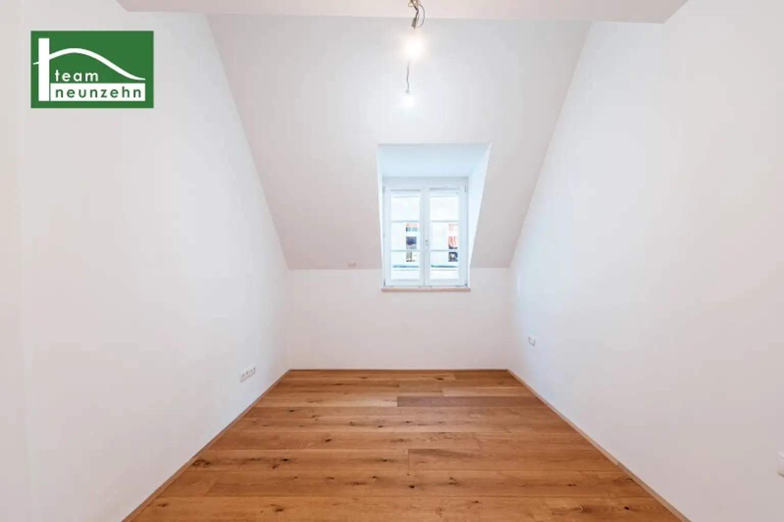 Maisonette mit Flair: 4-Zimmer-Wohnung mit Balkon & Dachterrasse in 1130 Wien!