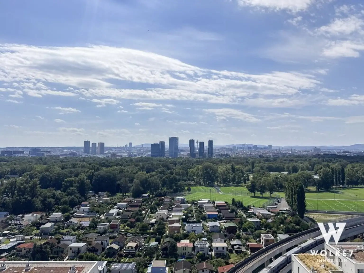 Exklusive 3-Zimmer-Residenz im Marina Tower – 16. Etage mit Donaupanorama