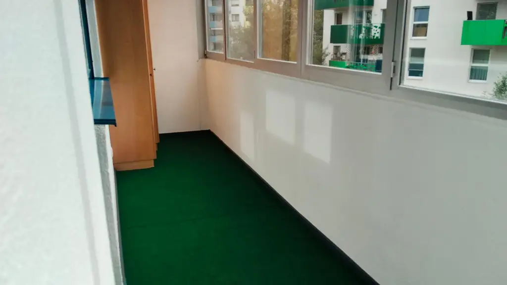 Frisch Renovierte 2-Zimmer Wohnung mit Loggia