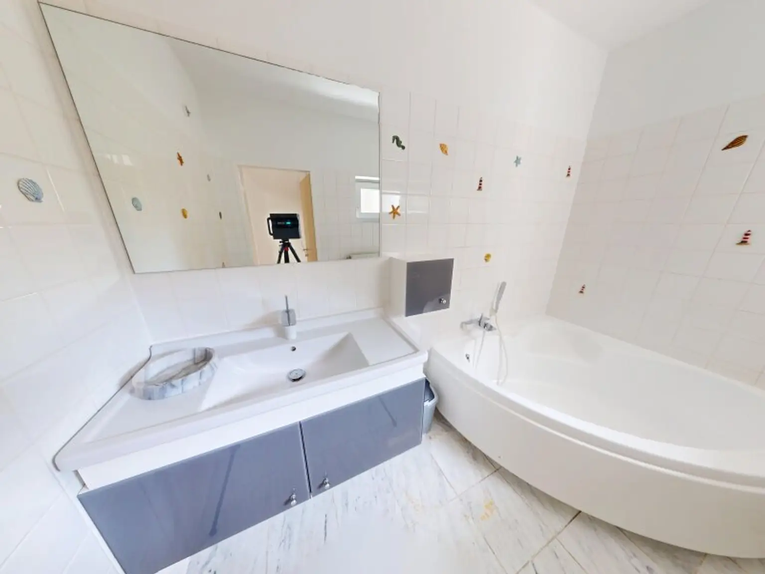 Sonnenterrasse, Garten und 5 Zimmer: Leben im Architektenhaus! 163m² Nutzfläche!