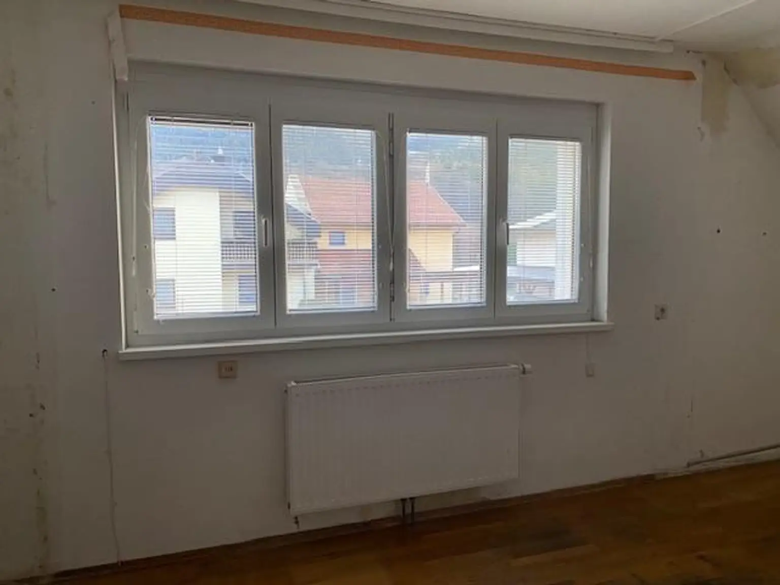 Einfamilienhaus am Stadtrand von Gloggnitz! Garten und romantisches Nebengebäude!