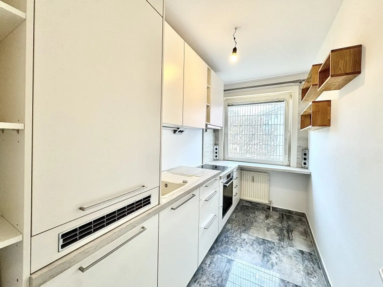 Ca. 9 Minuten vom Augarten! U6 in Gehweite I ruhige Loggia I Innenhoflage I