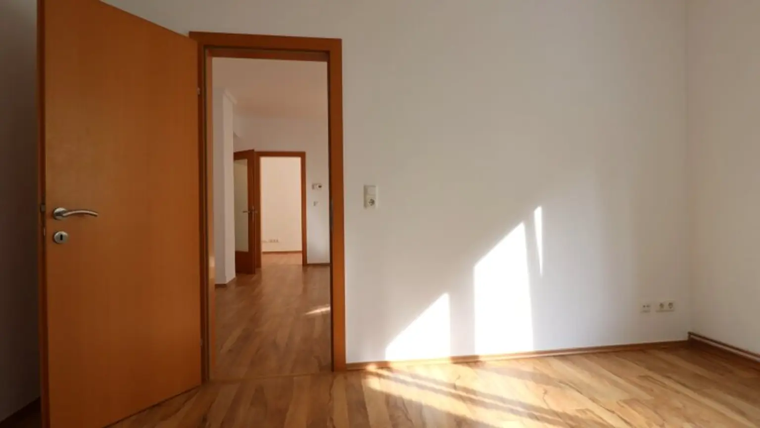 Sonnige 3-Zimmer-Wohnung mit Süd-Balkon im Nibelungenviertel