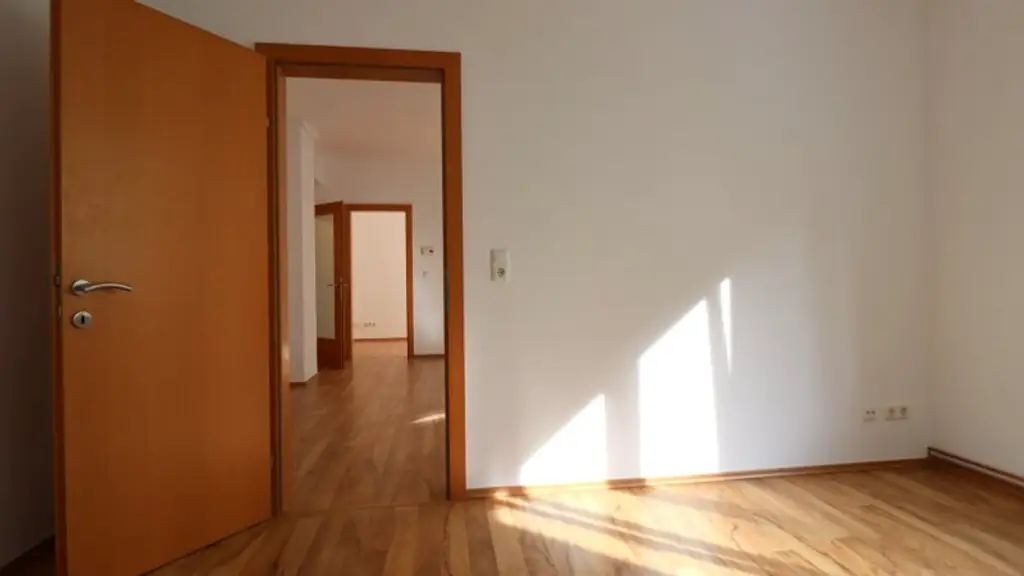 Sonnige 3-Zimmer-Wohnung mit Süd-Balkon im Nibelungenviertel
